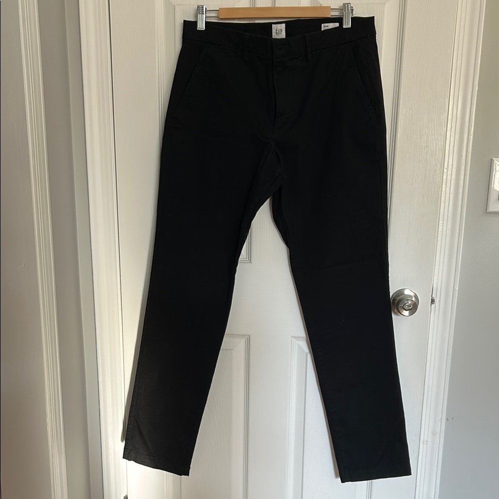 GAP Essential Khakis Men's Black Pants